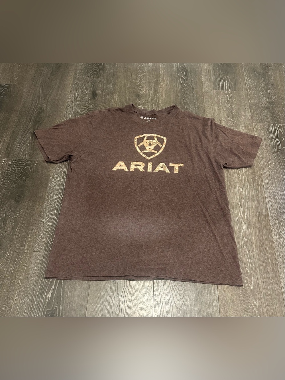 Ariat Men's Brown Distress Short Sleeve Logo Tee men’s Size XL